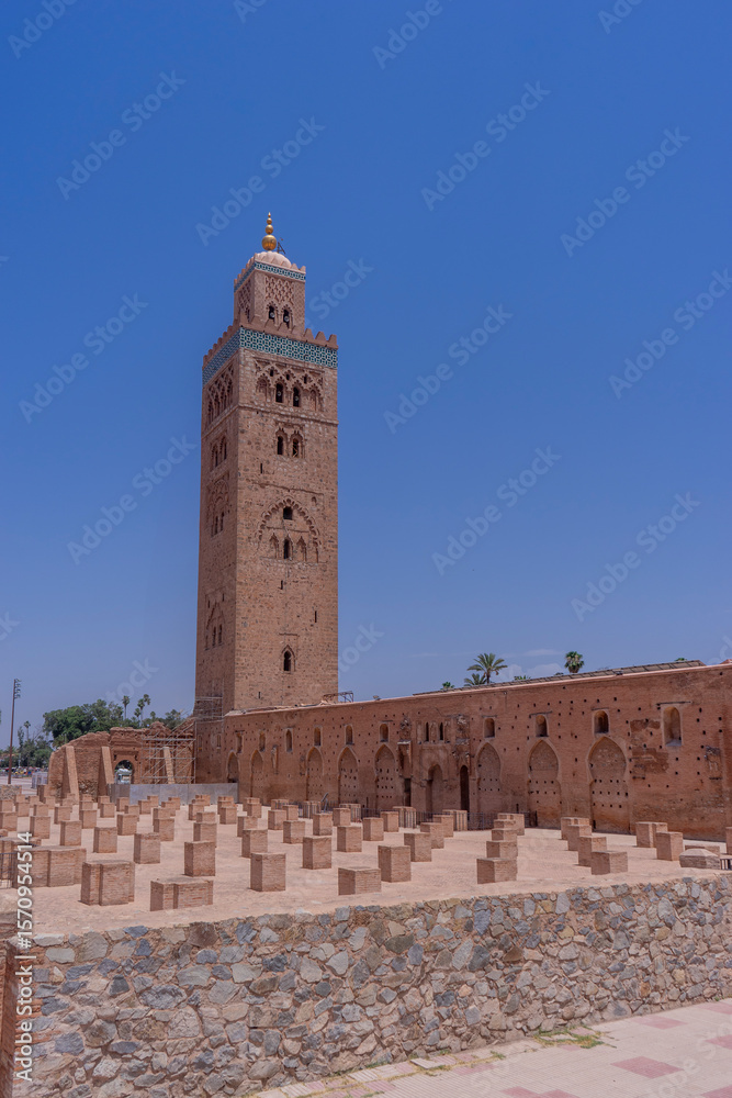 Fototapeta premium Alminar de la mezquita Koutoubia en la ciudad de Marrakech, Marruecos