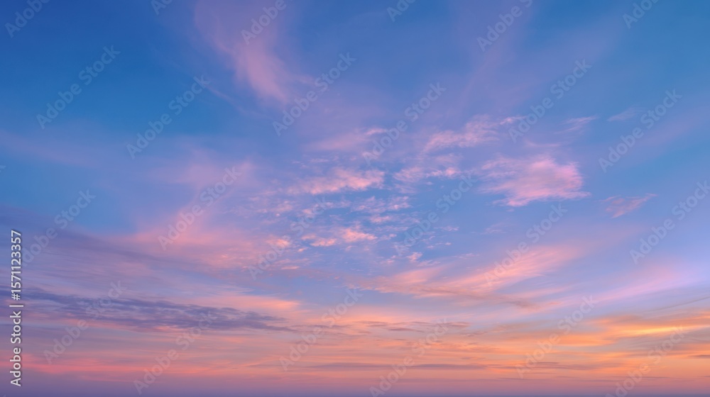Fototapeta premium The breathtaking view of a sunset sky filled with colorful clouds and tranquility.