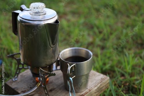 コーヒーカップとパーコレーター