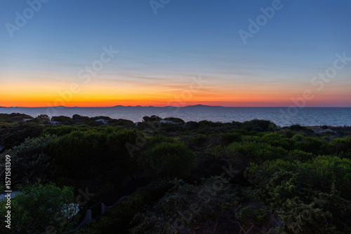 Veduta dell'orizzonte del mare dopo il tramonto