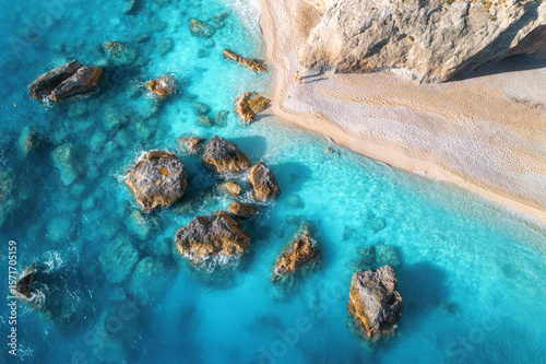 Aerial view of blue sea, ro...