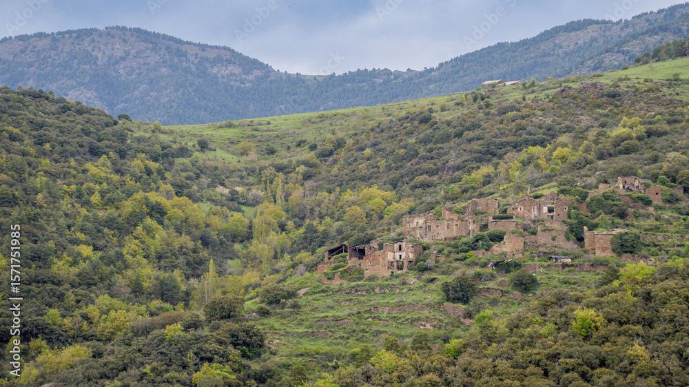 Fototapeta premium Abandoned stone village of Sendes nestled in Spanish Pyrenees mountains