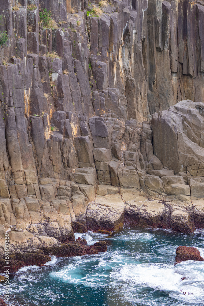 Naklejka premium 三重県熊野市 楯ヶ崎の柱状節理