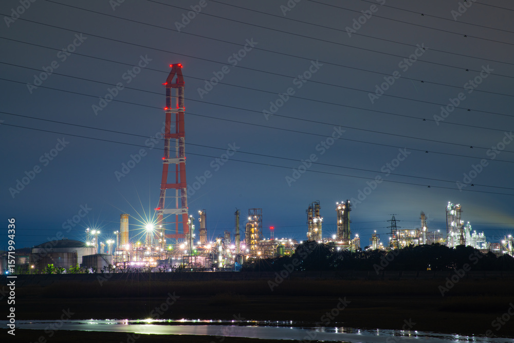 Fototapeta premium 三重県四日市市 四日市コンビナートの風景