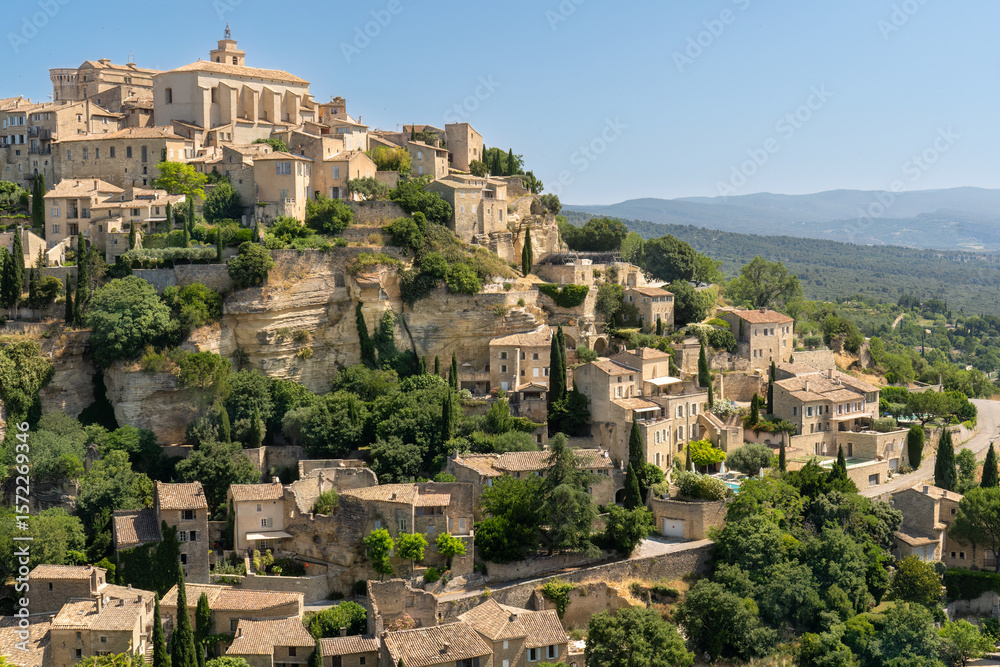 Obraz premium The hill top village of Gordes in the Luberon Provence France