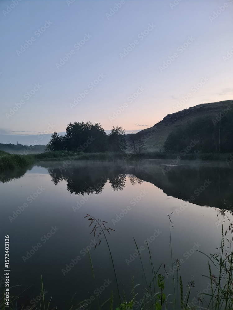 Fototapeta premium summer evening on the lake 