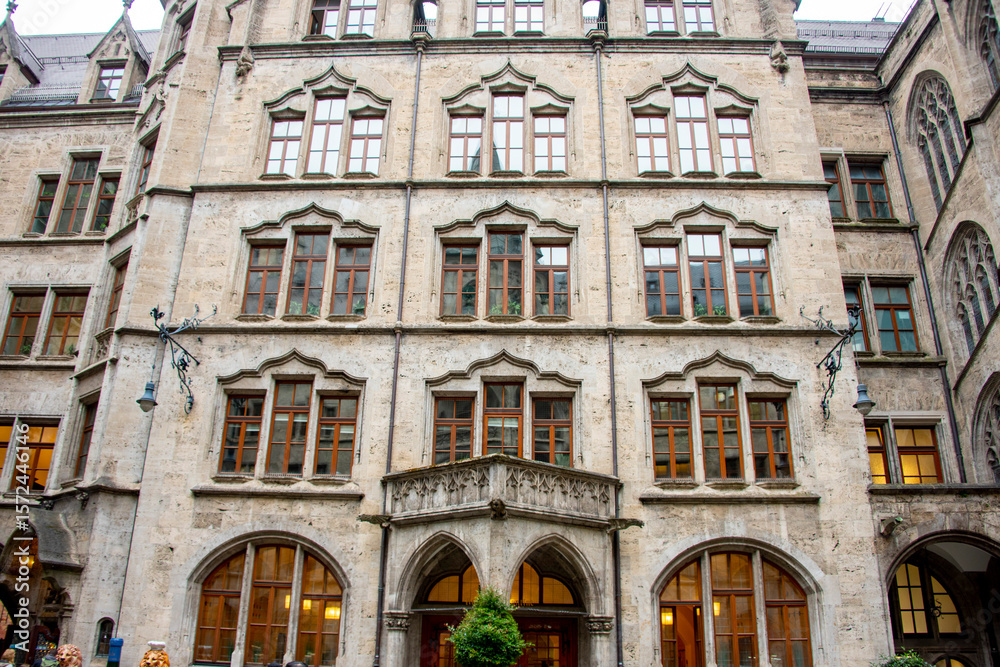 Obraz premium Facade in Courtyard of New Town Hall in Munich - Germany