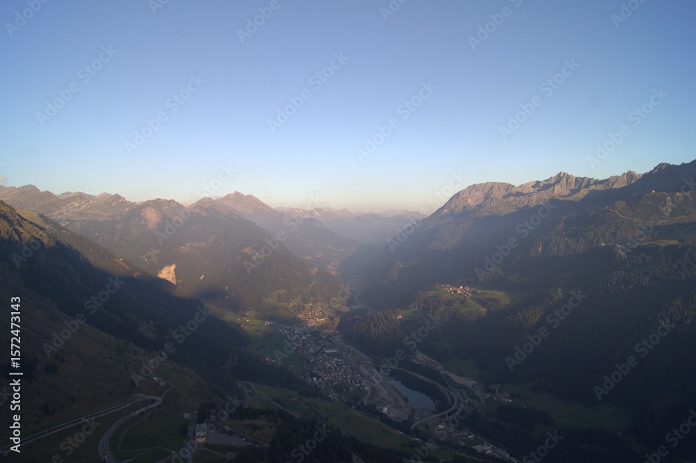 Fototapeta premium view of the mountains