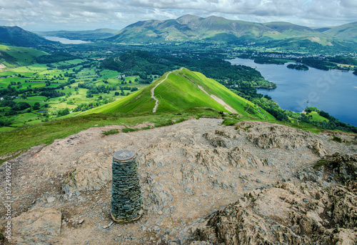 Looking down from the cairn at the summit of Catbells, the ridgeline lies just below, descending toward 