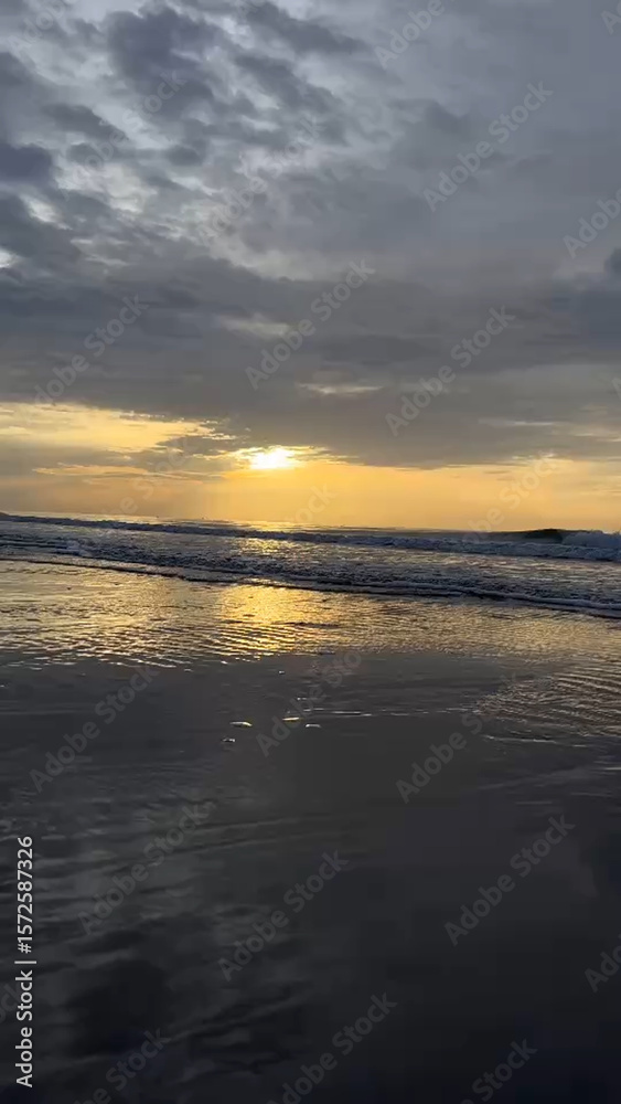 Obraz premium sunset over the sea