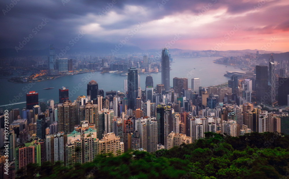 Obraz premium Dramatic sunrise of Hong Kong, China - panorama skyline