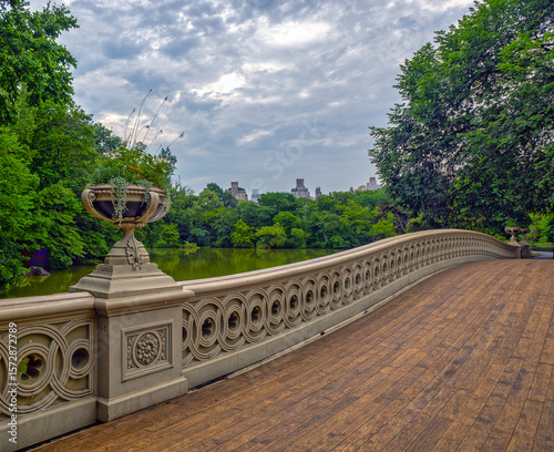 Fototapeta Naklejka Na Ścianę i Meble -  Bow bridge in early morning in summer