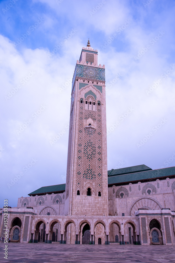 Obraz premium Hassan II Mosque, a monumental symbol of Islamic faith and one of the most revered places of worship in Casablanca