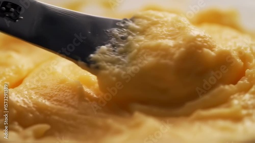 Discover the benefits of tallow cream for nourishing and hydrating sensitive skin naturally