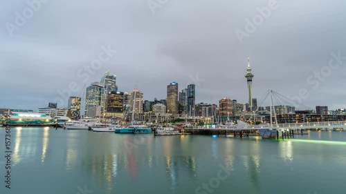Timelapse video of Auckland of New Zealand transiting from sunset into night