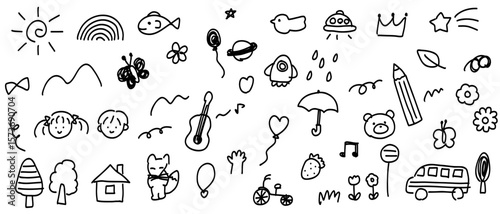 可愛い手書きの落書き風素材セット　白黒の天気やお花・動物・子供の顔・木などの素材セット