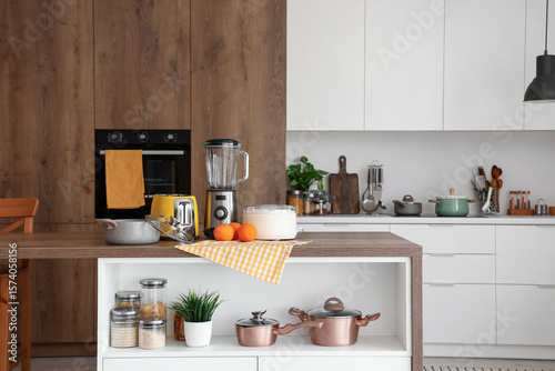 Blender, toaster, juicer, o...