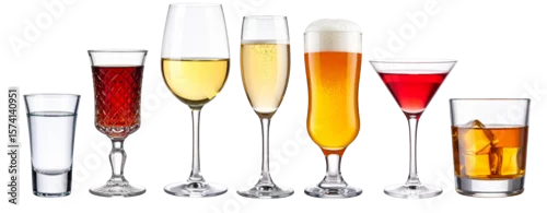 Obraz  z motywem Set of alcoholic drinks in transparent background showing variety and choice