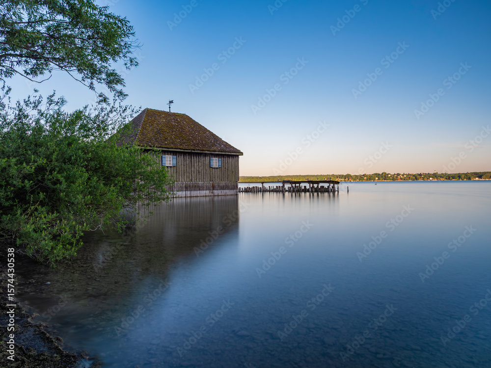 Fototapeta premium house on the lake