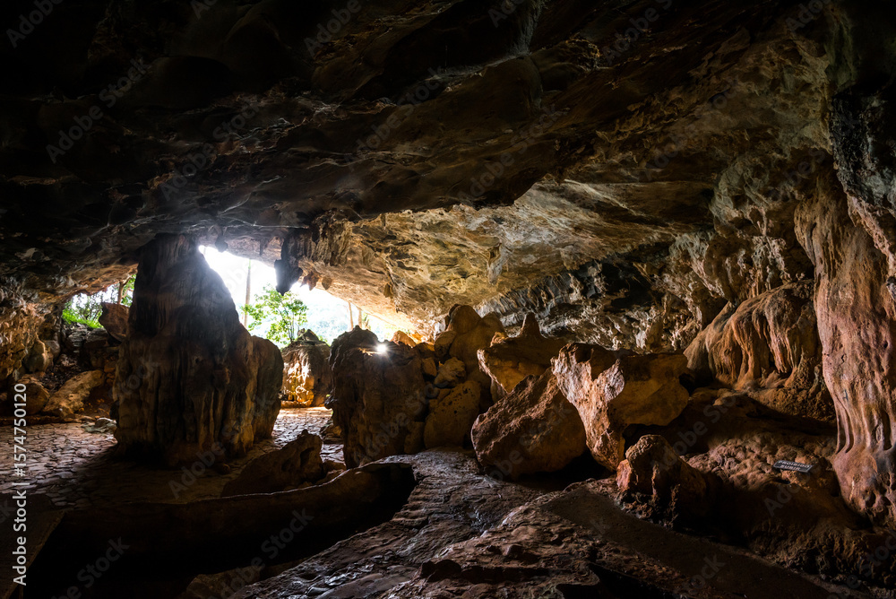 Obraz premium Maquine Cave is the Oldest and One of the Most Visited Caves in Brazil, Located in Minas Gerais State