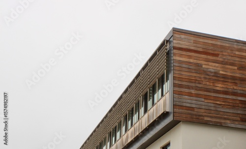 Fototapeta Naklejka Na Ścianę i Meble -  modern building in the city