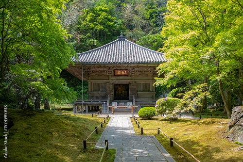 mausoleum at a buddhist temple in Japan