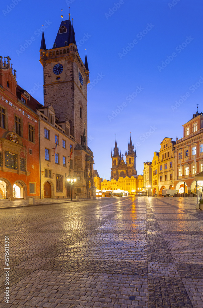 Obraz premium Old Town Square at Dawn in Prague, Czech Republic