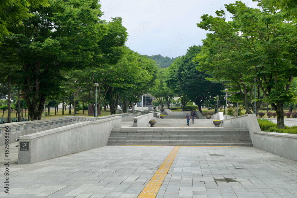 Fototapeta premium Approach to Gongju National Museum