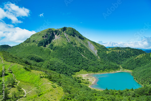 栃木県日光市　日光白根山と五色沼の風景