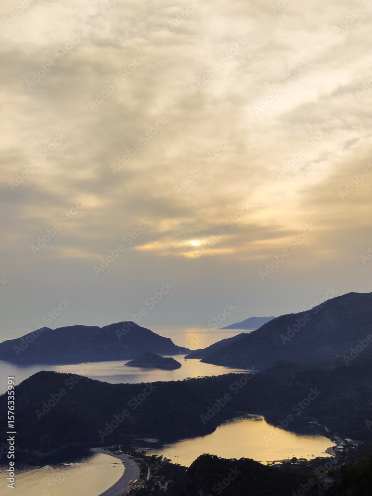 Obraz premium beautiful landscape from babadag mountain to Oludeniz beach in Turkey