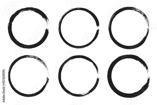 Grunge circles brush set. Black circle frames. Round line of black paint. Grunge round shapes. Circular ink brush stroke fro design elements. Vector illustration. 888
