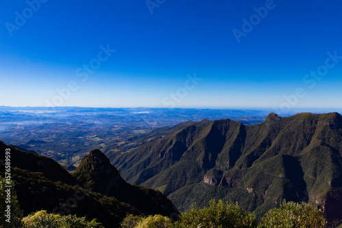 Serra do Rio do Rastro.
Mirante da Serra. Bom Jardim da Serra.
Serra Catarinense. Serra Brasileira. Serra Gaúcha. 