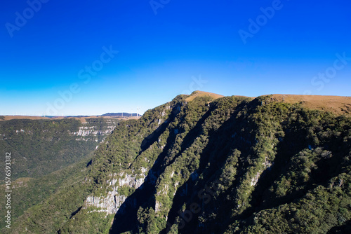 Serra do Rio do Rastro.
Mirante da Serra. Bom Jardim da Serra.
Serra Catarinense. Serra Brasileira. Serra Gaúcha. 
