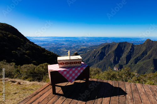 Serra do Rio do Rastro.
Mirante da Serra. Bom Jardim da Serra.
Serra Catarinense. Serra Brasileira. Serra Gaúcha. 