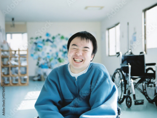 男, 男性, 施設, 障害, 障害者, 知的障害者, 知的障害, 介護, 福祉, 日本, 日本人, Man, Male, Institutional, Disability, Disabled, Mentally Handicapped, Intellectual Disability, Caregiver, Welfare, Japan, Japanese