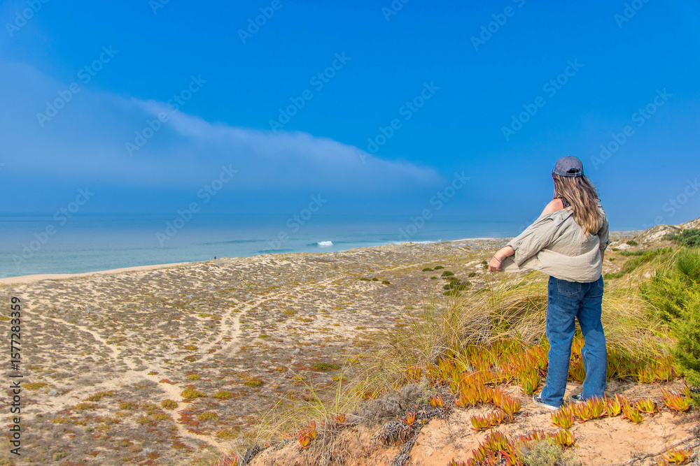 Fototapeta premium Praia do norte beach in Nazarè, Portugal