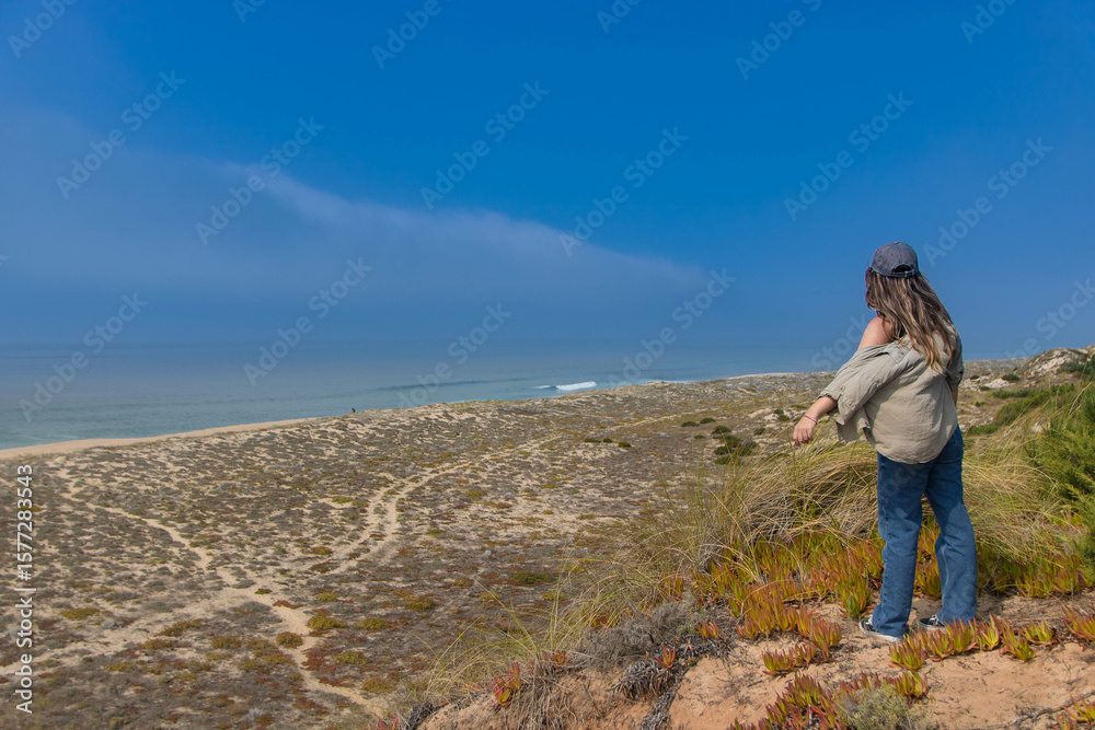 Fototapeta premium Praia do norte beach in Nazarè, Portugal