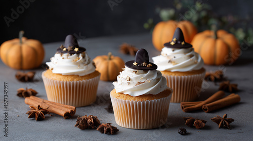 Halloween party food, Halloween cupcakes, Halloween witch, cupcake with icing