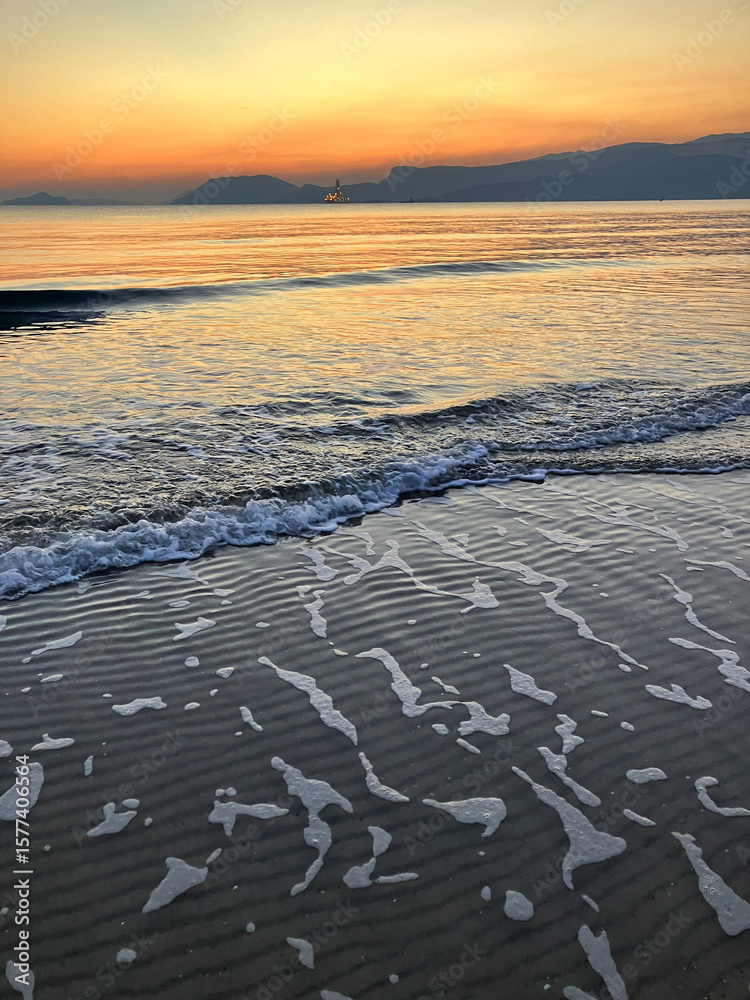 Obraz premium sunset waves