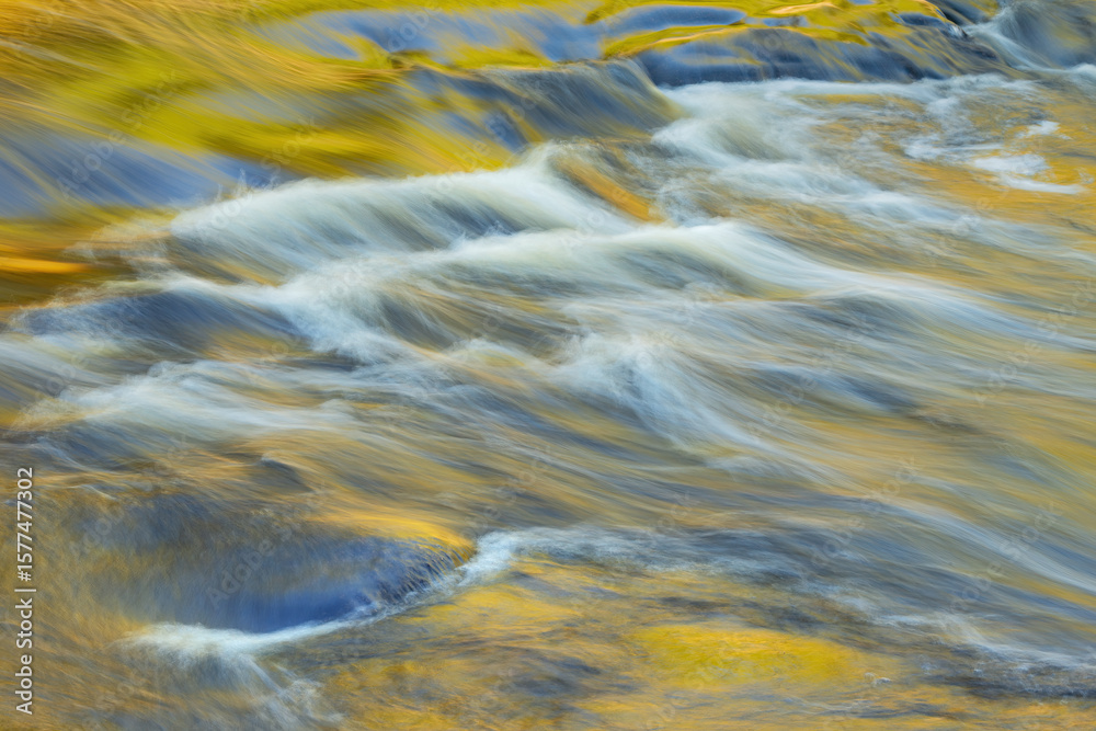 Fototapeta premium Landscape of the Presque Isle River rapids, captured with motion blur, Porcupine Mountains Wilderness State Park, Michigan's Upper Peninsula, USA