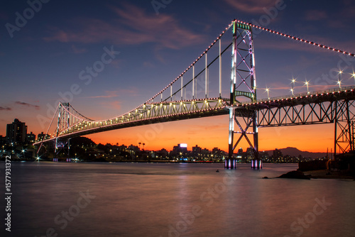 Bild auf Leinwand Santa Catarina  e o pôr do sol em Florianópolis Brasil e a símbolo do estado a p