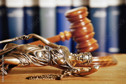 Tableau sur toile statue Themis representing justice and fairness knocked down on ground, concept