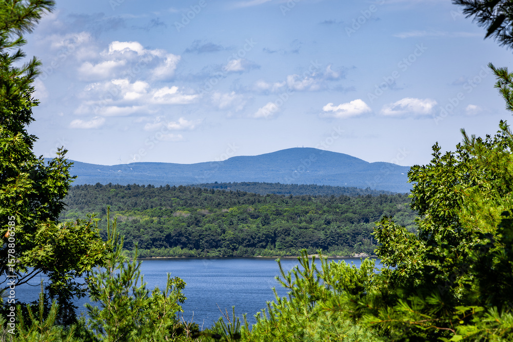 Obraz premium Wachusett mountain and reservoir from Tower Hill