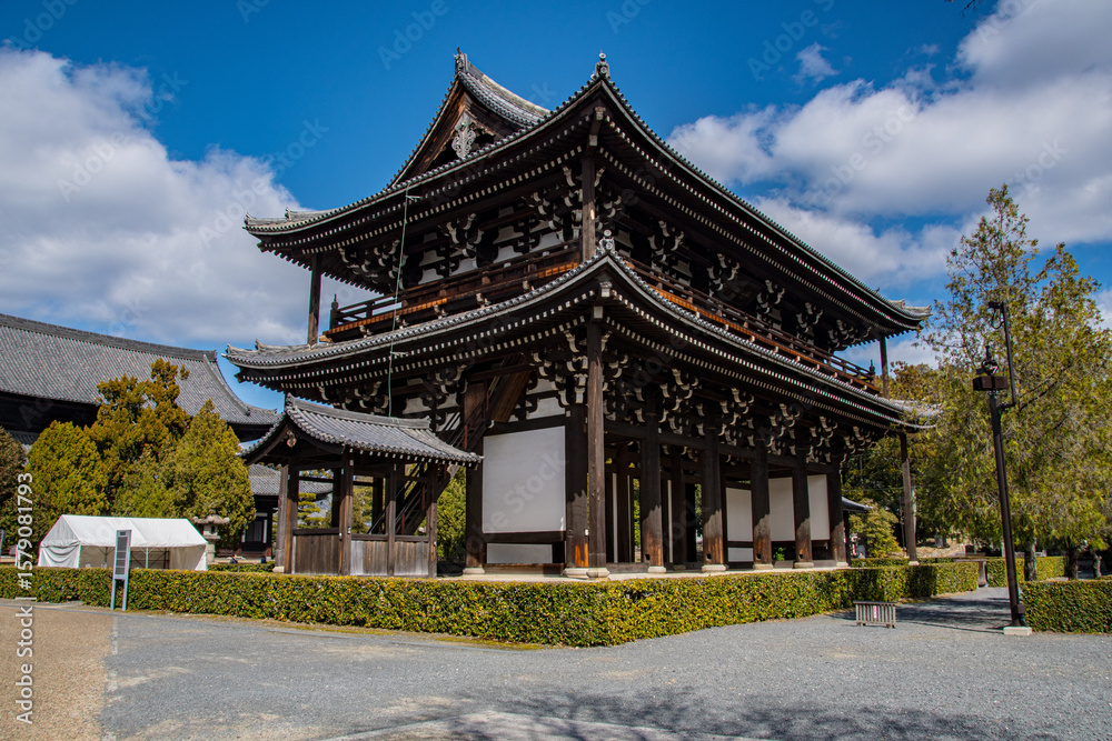 Obraz premium pavilion in the park