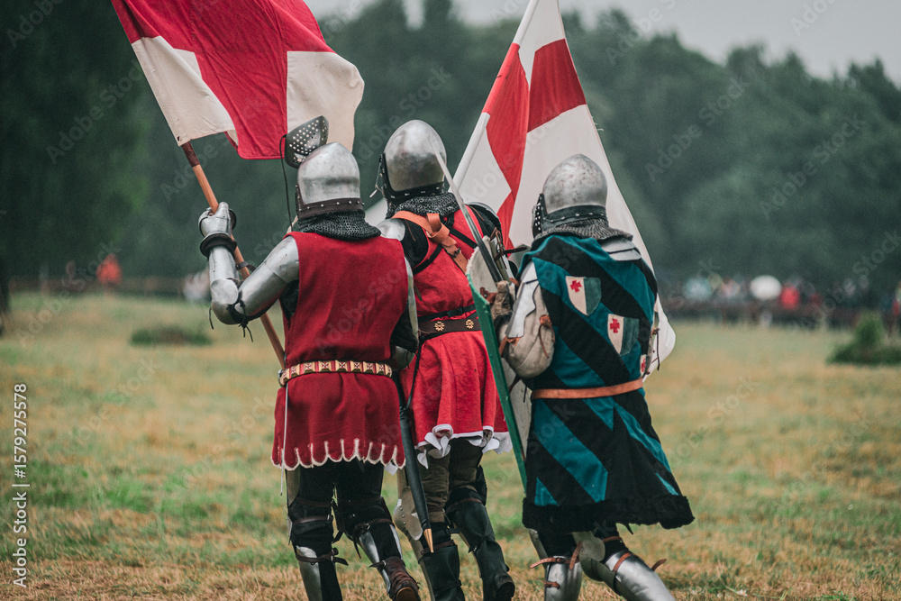 Fototapeta premium Bitwa pod Grunwaldem, średniowieczna bitwa z Krzyżakami, rekonstrukcja. Średniowieczne rycerstwo.