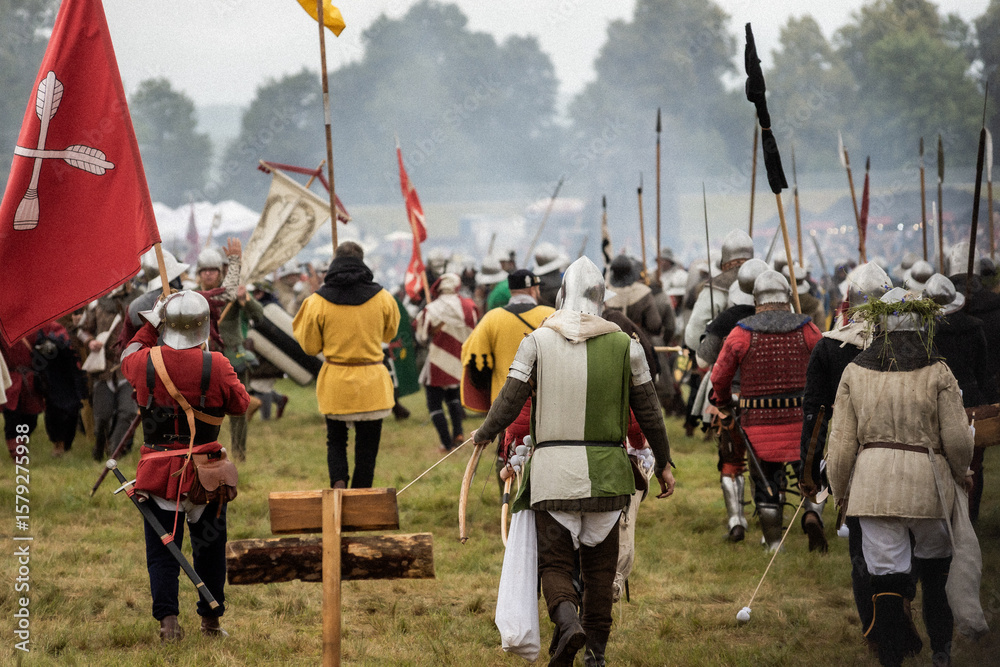 Fototapeta premium Bitwa pod Grunwaldem, średniowieczna bitwa z Krzyżakami, rekonstrukcja. Średniowieczne rycerstwo.