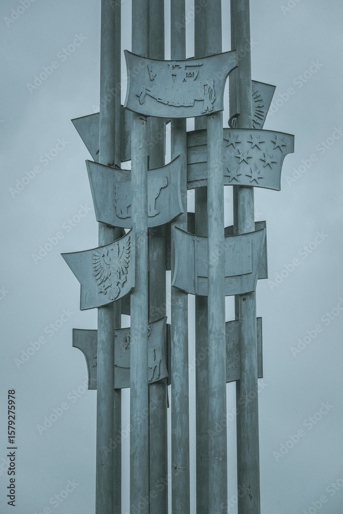 Obraz premium Pomnik ku czci Bitwy pod Grunwaldem, średniowieczna bitwa z Krzyżakami. Średniowieczne rycerstwo.