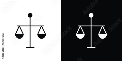 Tableau sur toile Economies of scale icon Flat Solid Style in black and white colors