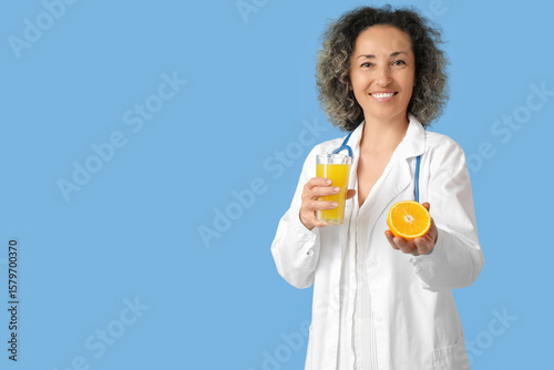 Mature female nutritionist ...