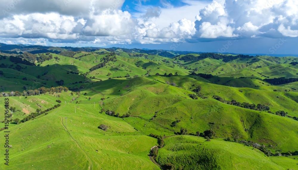 Obraz premium Rolling green hills and valleys